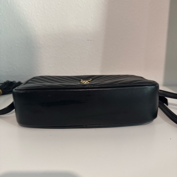 Yves Saint Laurent Black Chevron Crossbody Bag - Picture 6 of 10